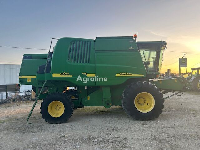 2001 John Deere 9780CTS Harvester - Grain for sale — view 3