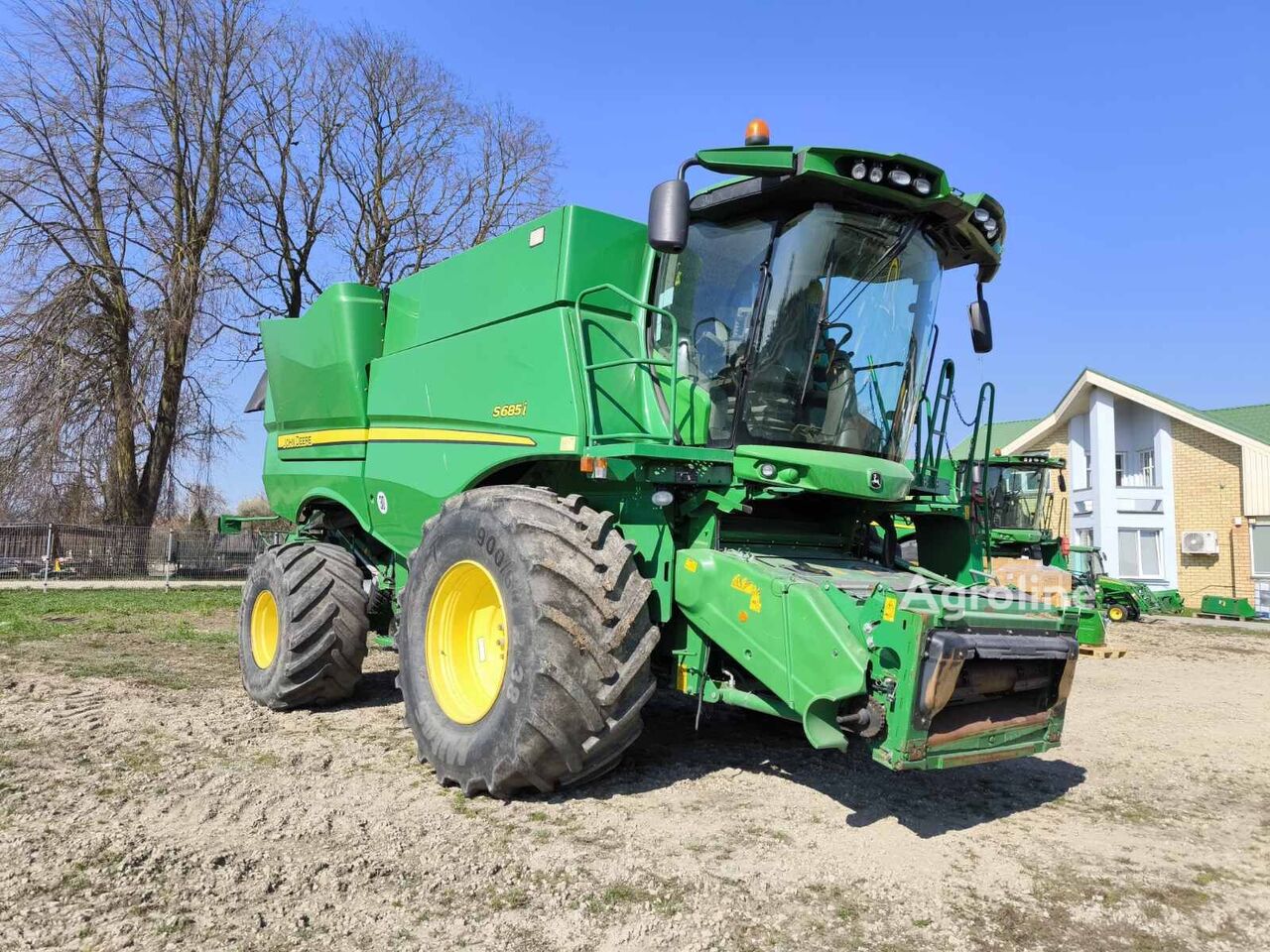 2016 John Deere S685 Harvester - Grain for sale