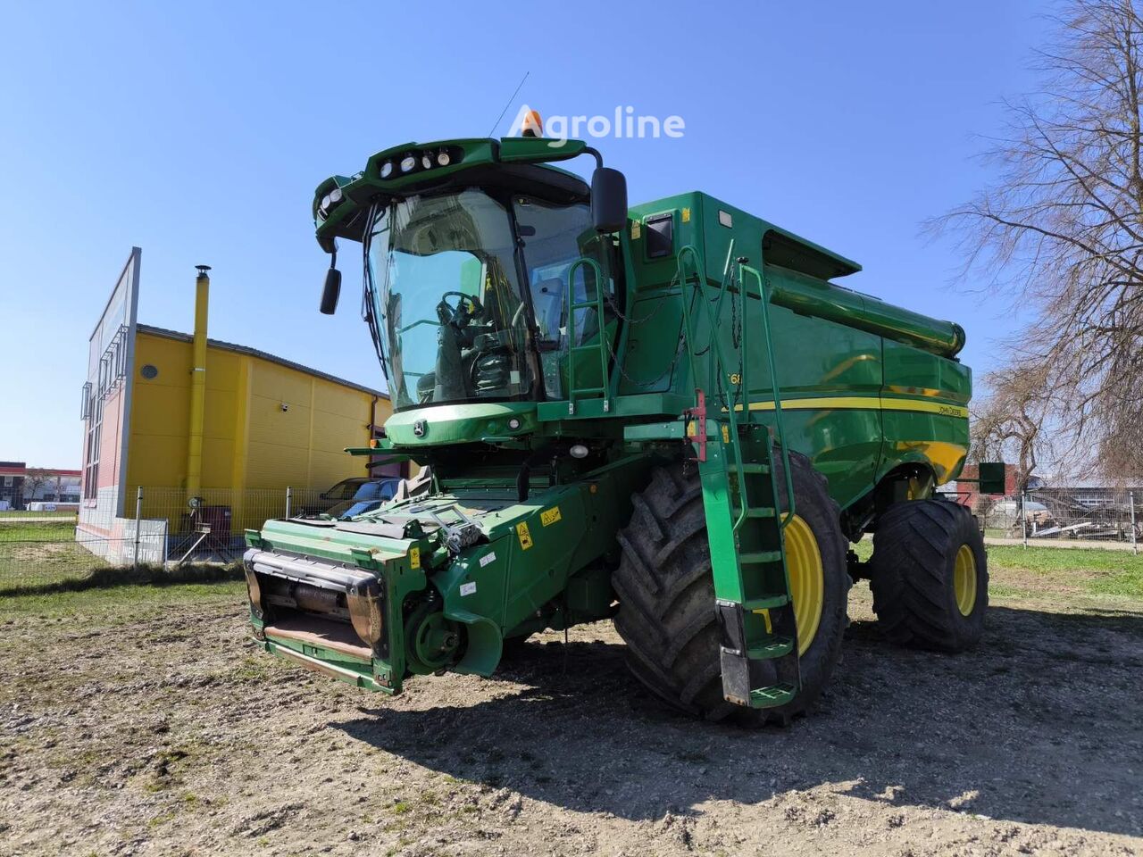 2016 John Deere S685 Harvester - Grain for sale — view 2