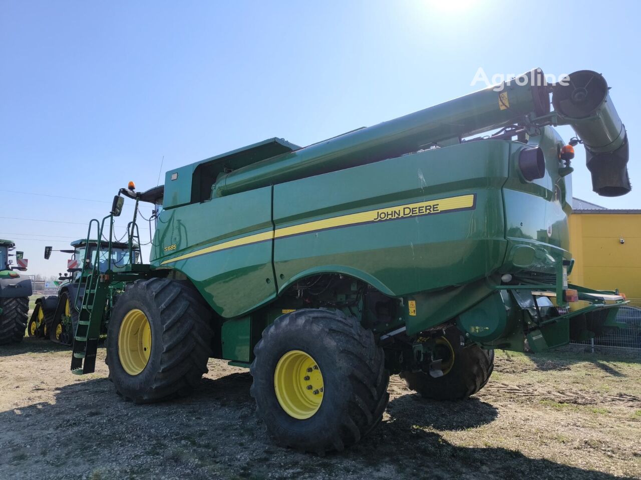2016 John Deere S685 Harvester - Grain for sale — view 3