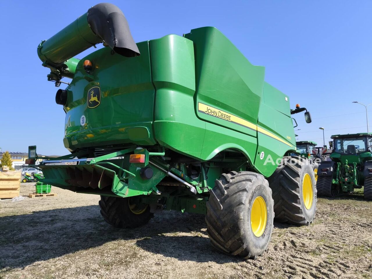 2016 John Deere S685 Harvester - Grain for sale — view 4