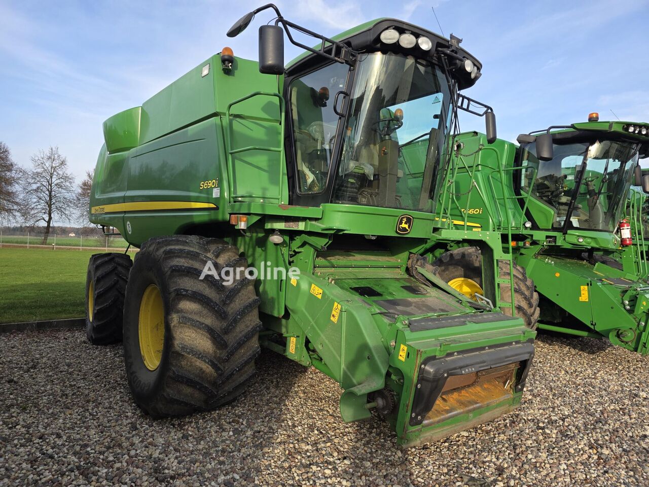 2009 John Deere S690 Harvester - Grain for sale