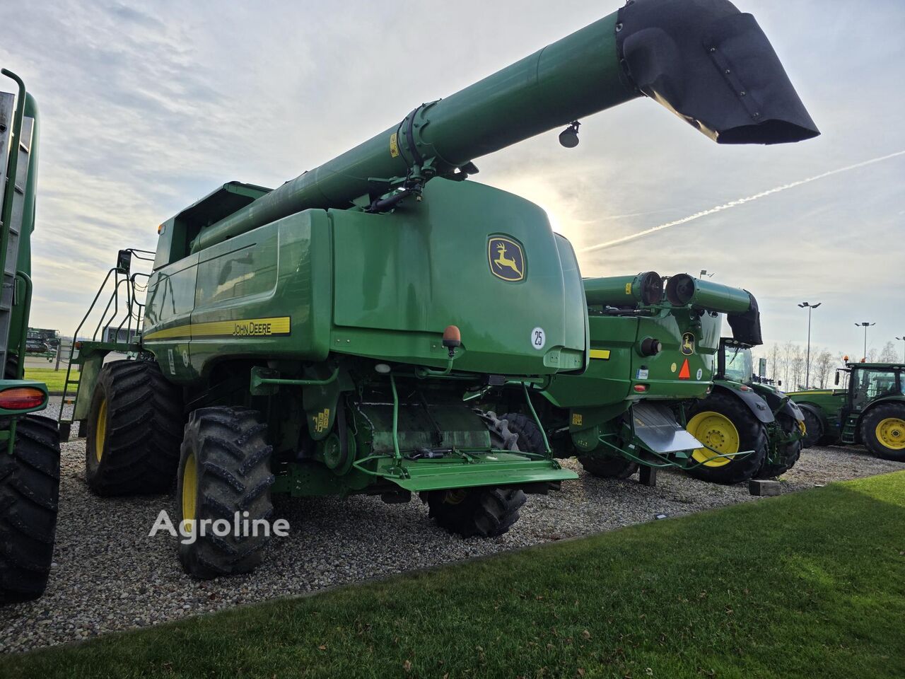 2009 John Deere S690 Harvester - Grain for sale — view 4