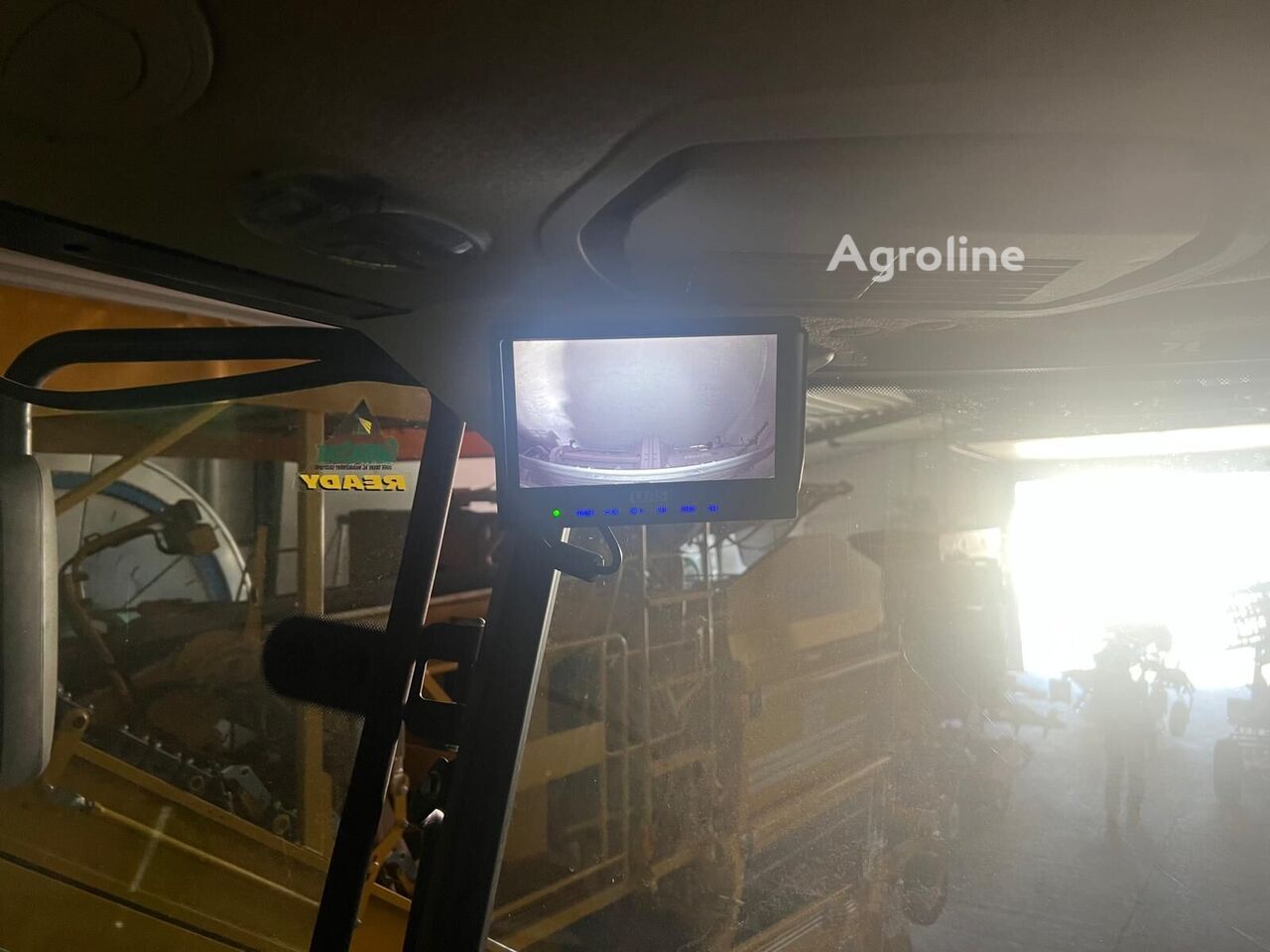 2011 John Deere T550 Harvester - Grain for sale — view 4