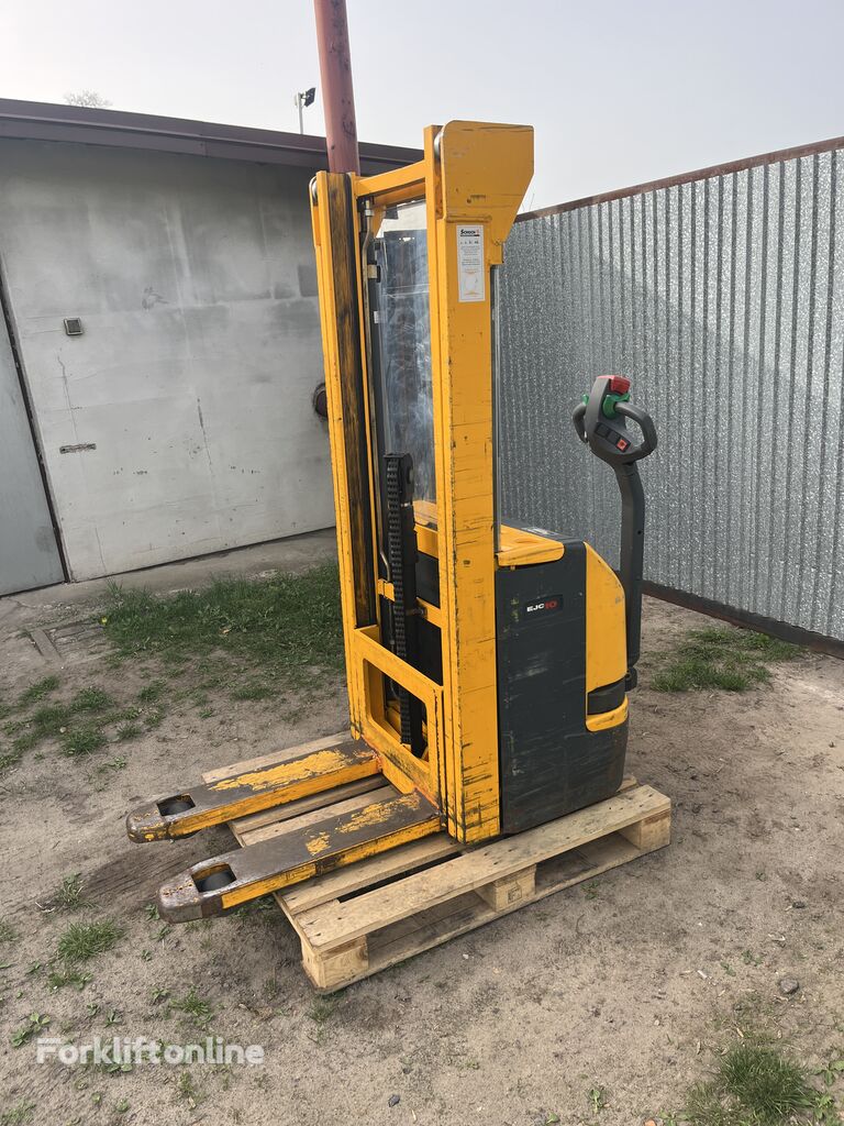 2004 Jungheinrich EJC10 Pallet Truck for sale — view 2