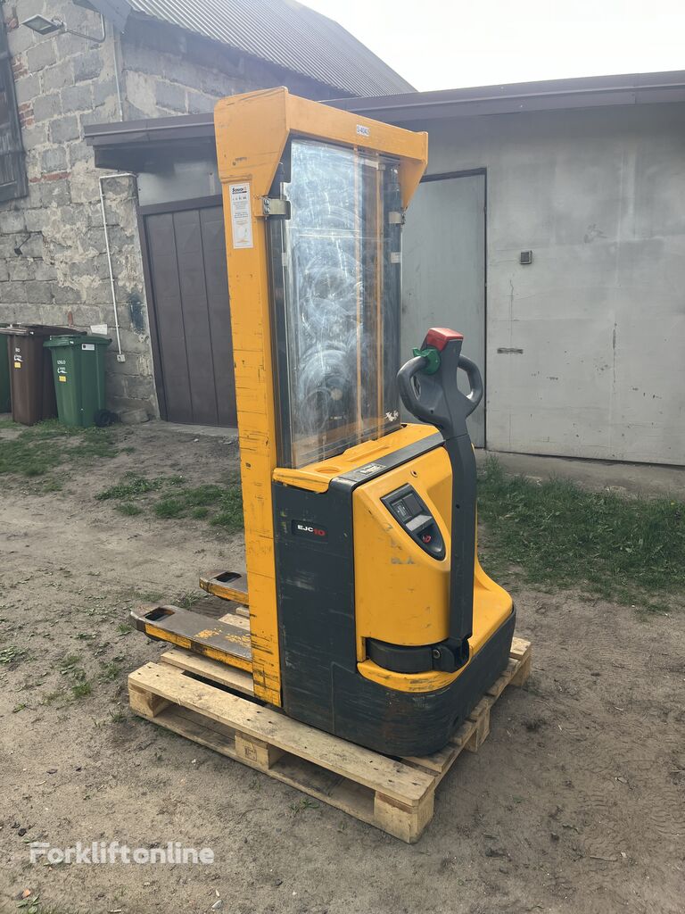 2004 Jungheinrich EJC10 Pallet Truck for sale — view 3
