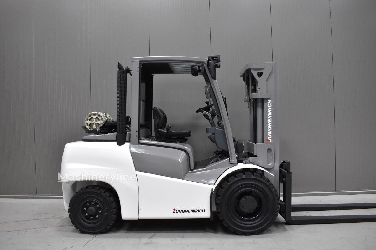 2017 Jungheinrich TFG S50 Gas Forklift for sale — view 3