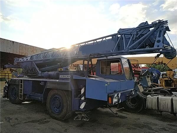 1991 Liebherr Grua Autopropu Truck Crane - Telescopic Boom for sale — view 4