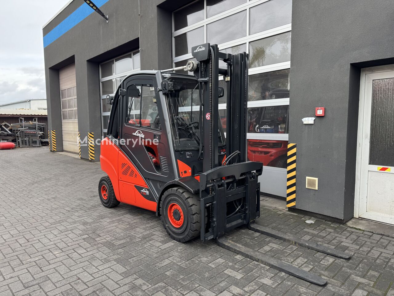 2015 Linde H35T-02 896 Gas Forklift for sale — view 2