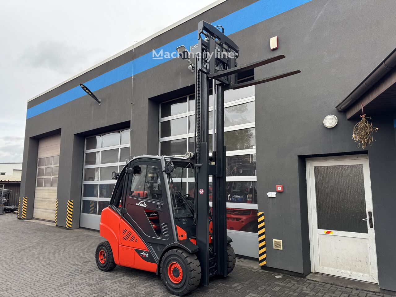 2015 Linde H35T-02 896 Gas Forklift for sale — view 3
