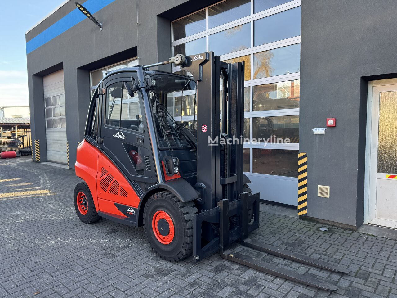 2018 Linde H45T-02 189 Gas Forklift for sale — view 2