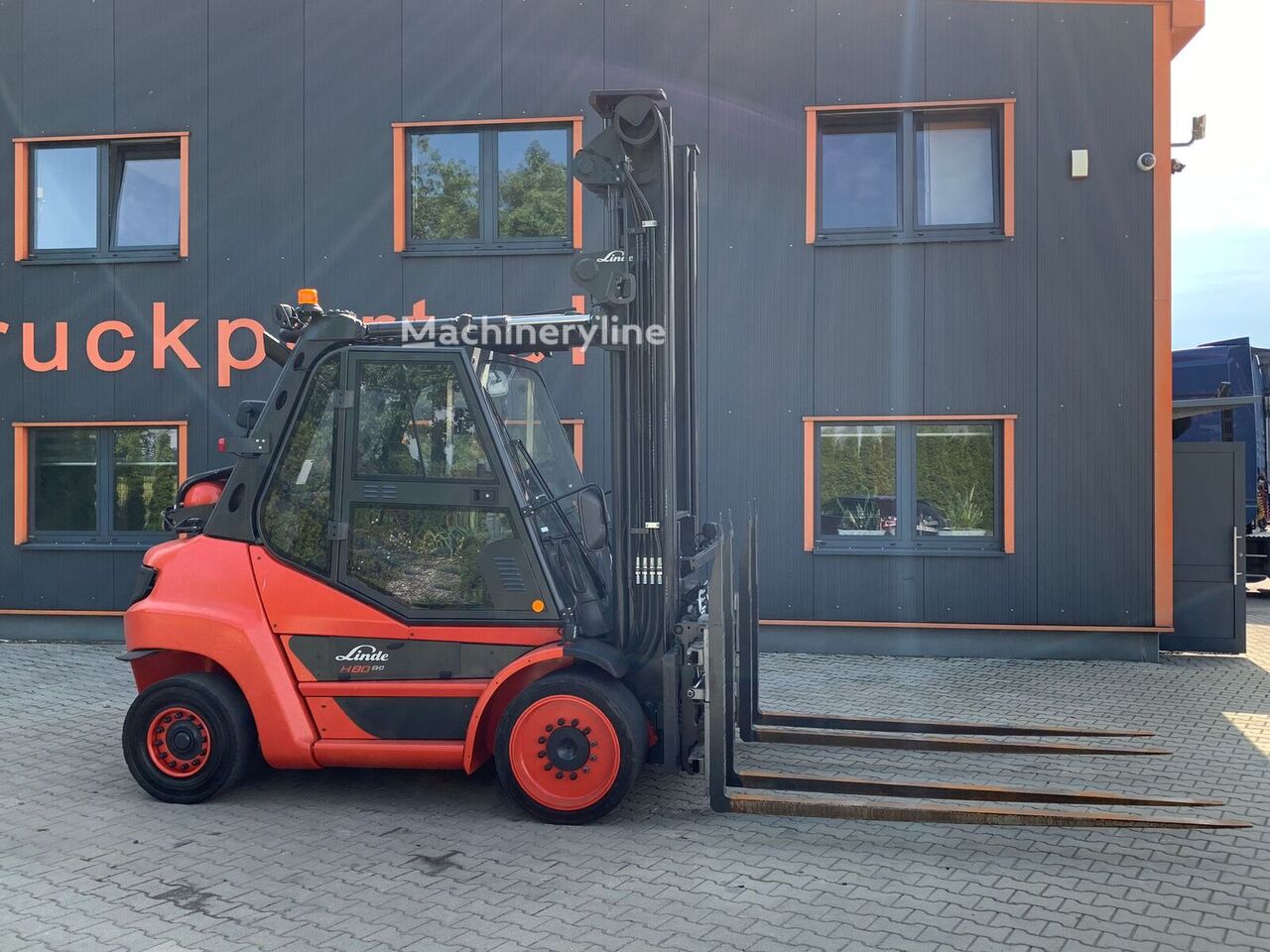 2020 Linde H80T-03 Gas Forklift for sale — view 3