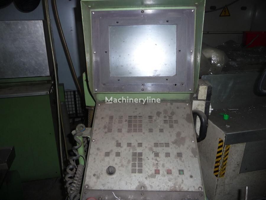 Maho X 700 - Y 500 - Z 400MM Milling Machine for sale — view 2