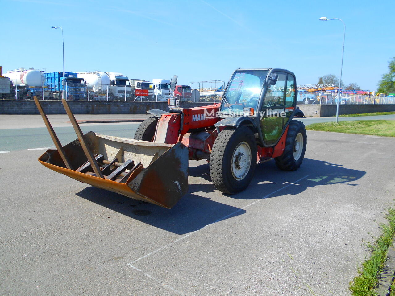 2003 Manitou MLT 730 4X4 Telehandler for sale — view 3