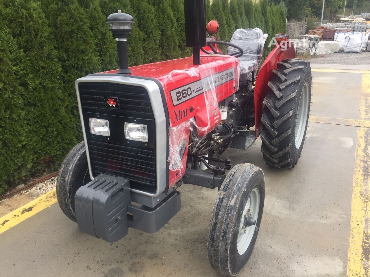 2023 Massey Ferguson MF260 Sadownik Tractor - Motor for sale