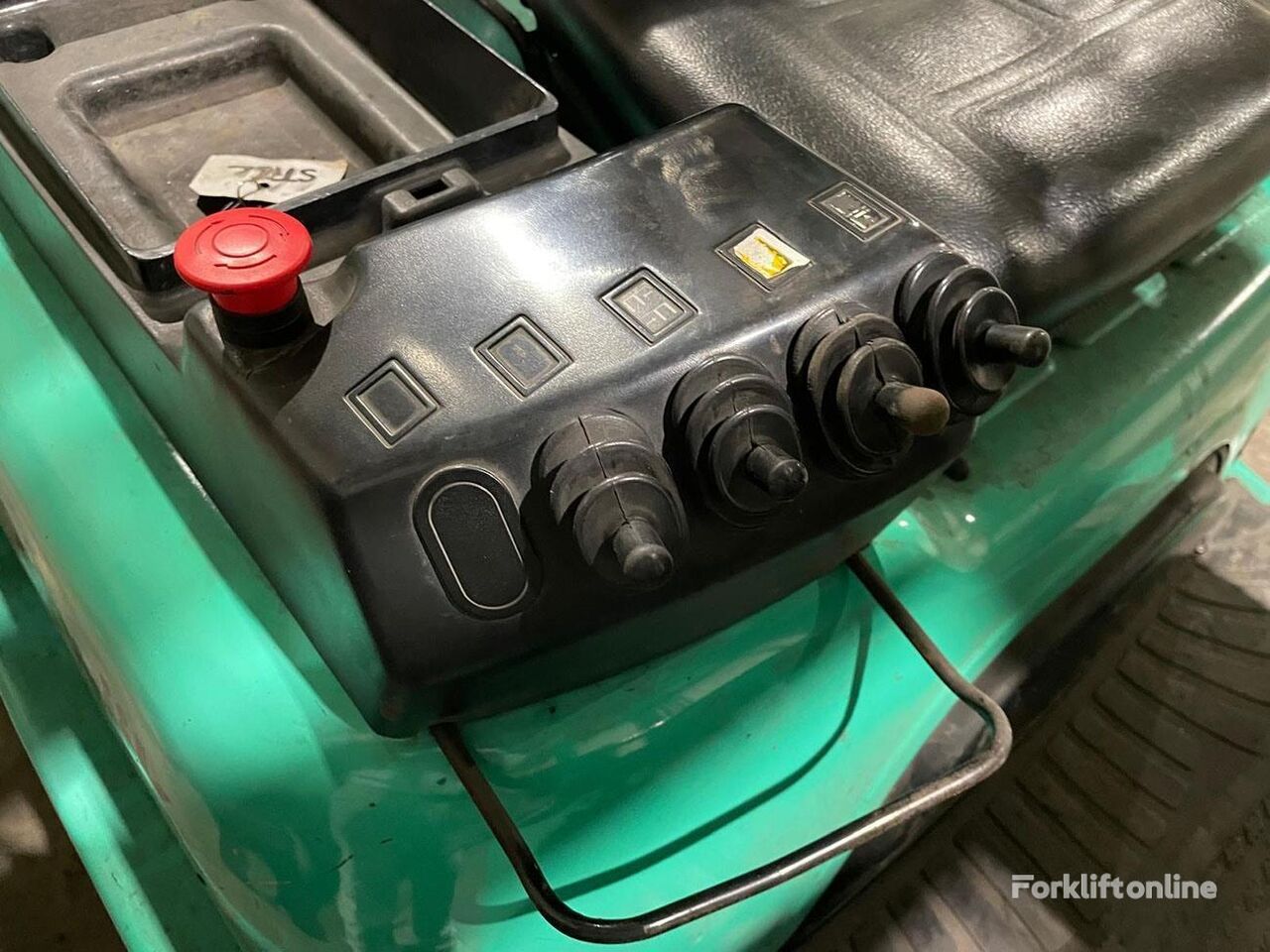 Mitsubishi FG35K Gas Forklift for sale — view 5