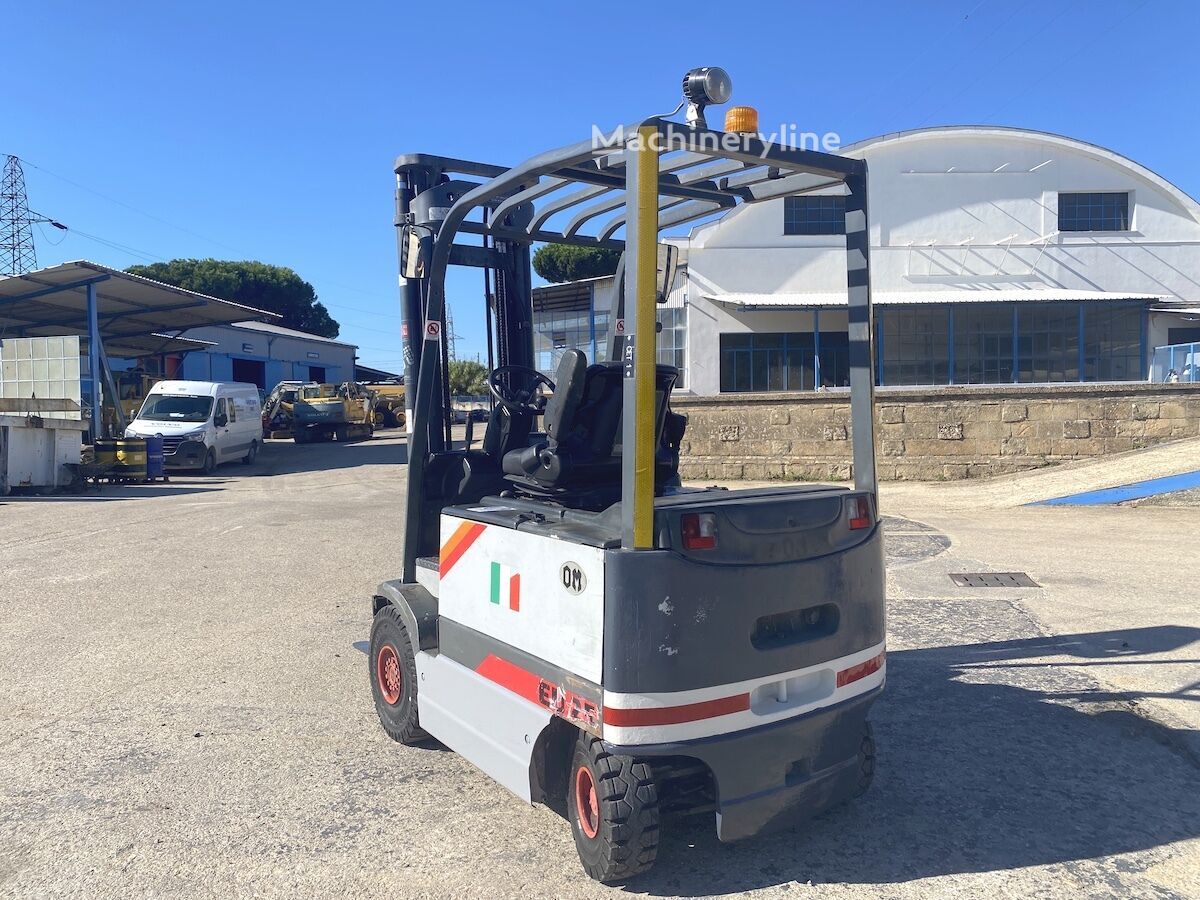 2000 OM EU25 Electric Forklift for sale — view 2