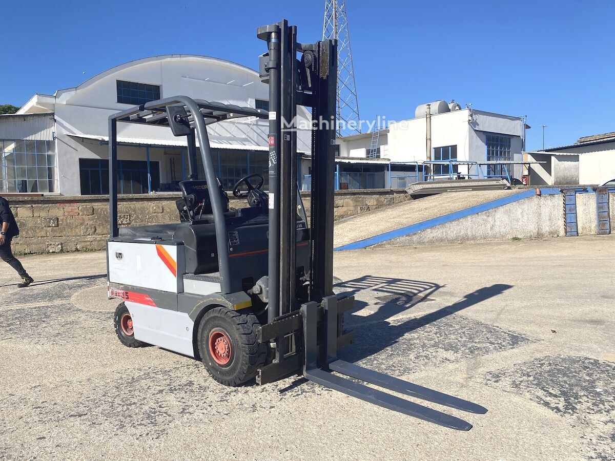 2000 OM EU25 Electric Forklift for sale — view 3