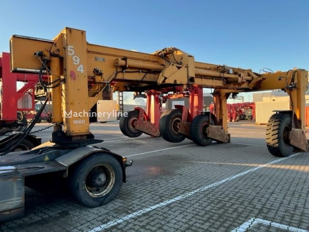 Sisu 20-40” Container Handler - Mast for sale — view 3