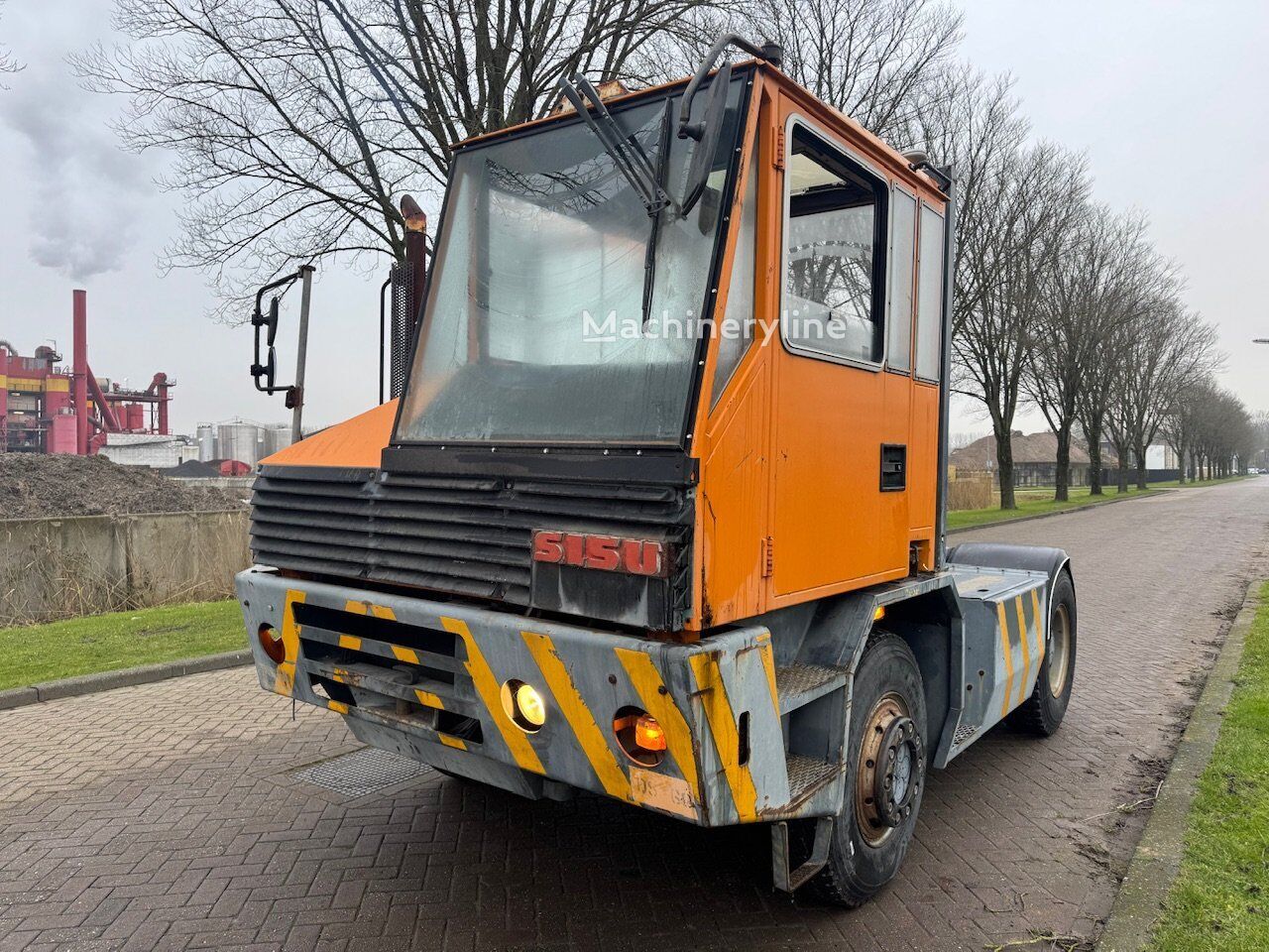 Sisu TR-160 AL2C3 2 Terminal Tractor for sale