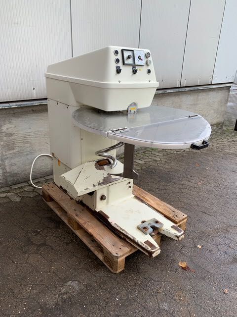WP Kemper ST 125 A Bakery Equipment for sale — view 4