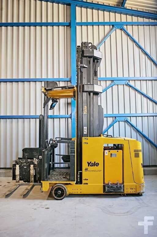 2011 Yale MTC10 Pallet Truck for sale — view 3