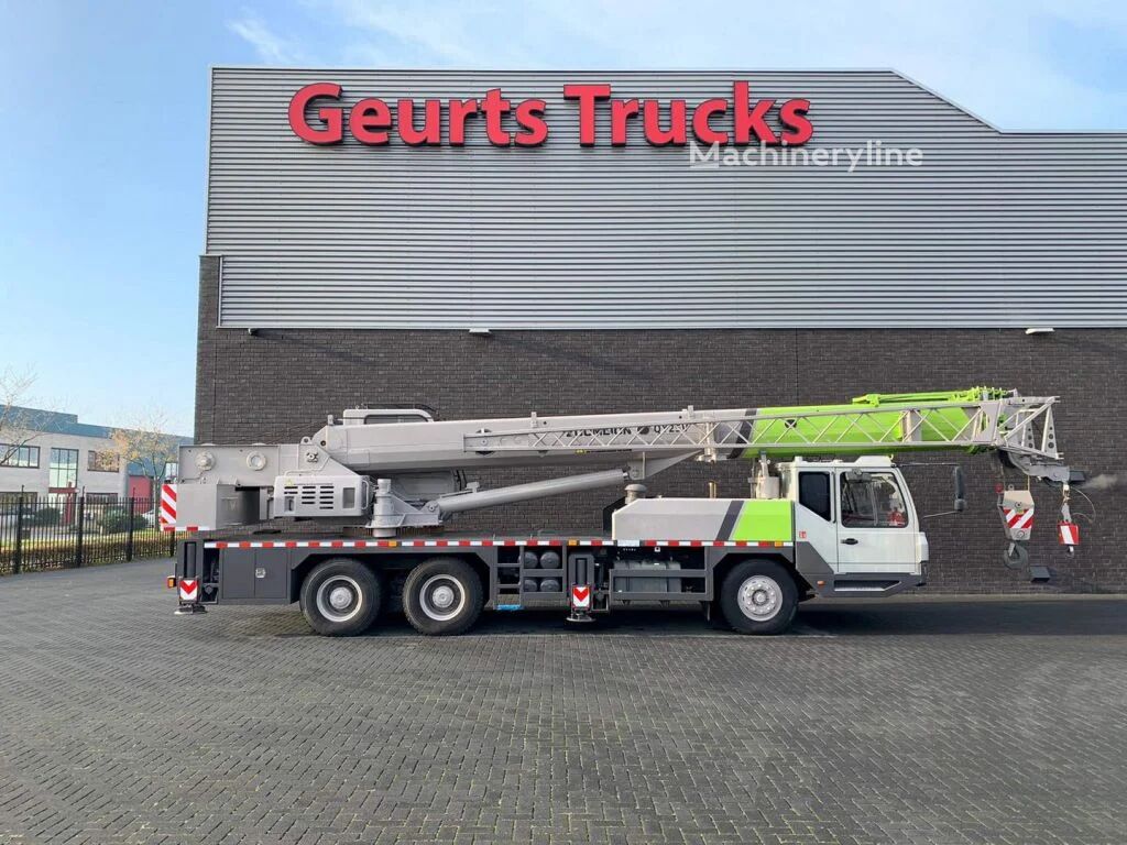 Zoomlion QY25V51.5 25 T All Terrain Crane for sale — view 4