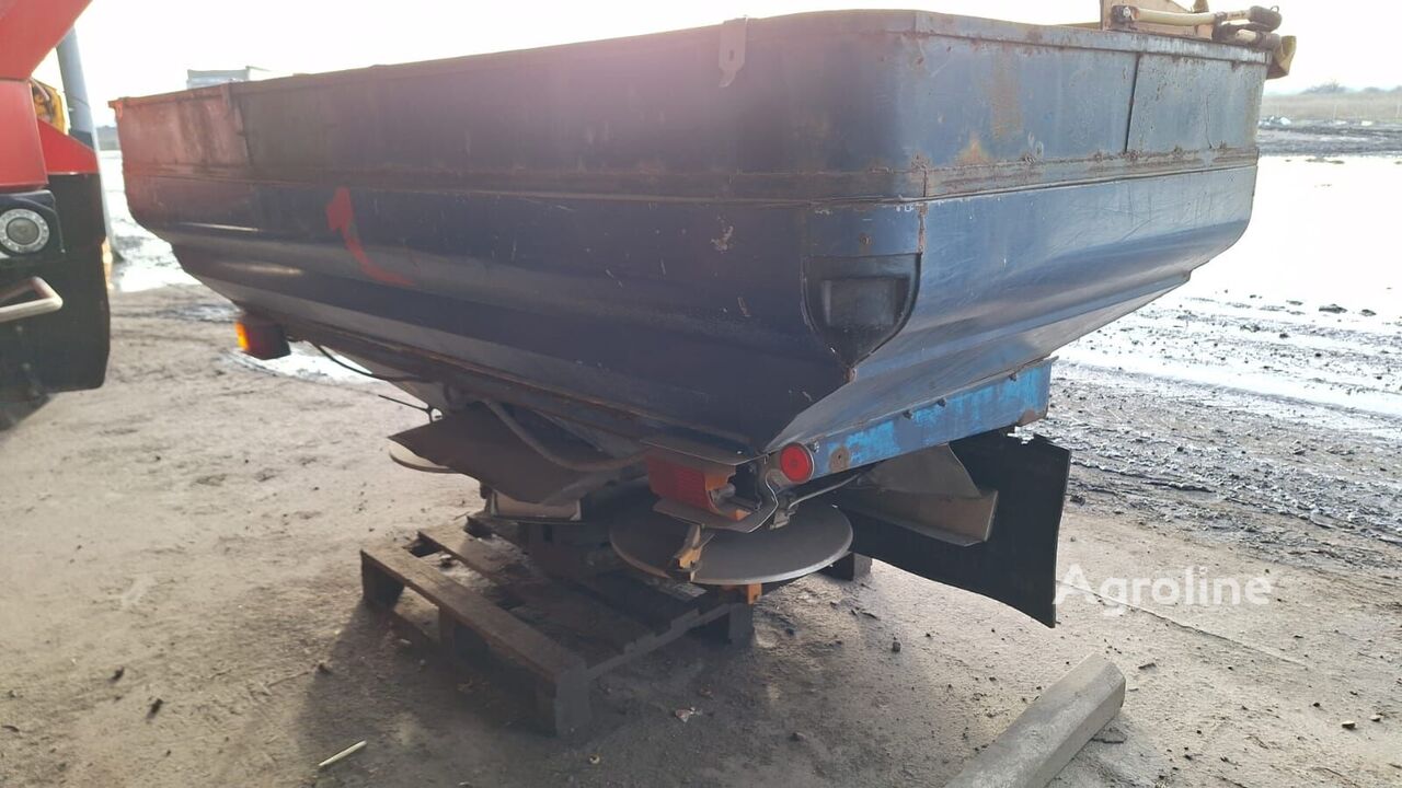2004 Bogballe M2 W Spreader - Self Propelled for sale — view 3