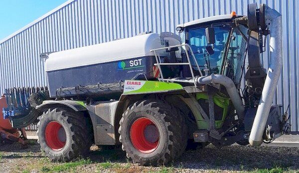 2015 Claas Xerion 4000 78 Manure - Spreader for sale — view 2
