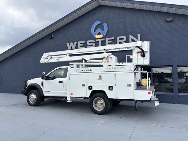 2017 ETI ETA37IH Bucket Truck for sale — view 4
