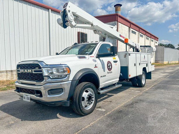 2020 ETI ETC40IH Bucket Truck for sale — view 2