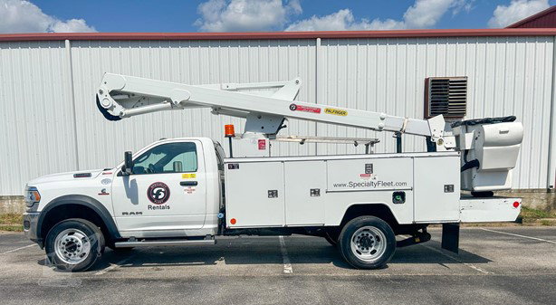 2020 ETI ETC40IH Bucket Truck for sale — view 3