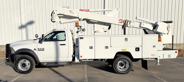 2019 ETI ETCMH37IH Bucket Truck for sale — view 3