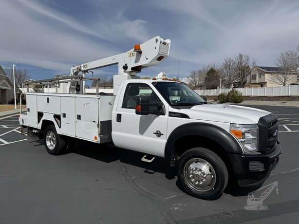 2011 ETI ETT29SNT Bucket Truck for sale — view 3