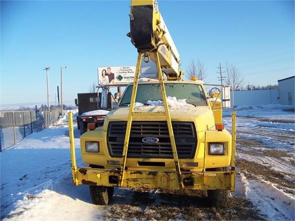 1997 Holan 830 Bucket Truck for sale — view 2