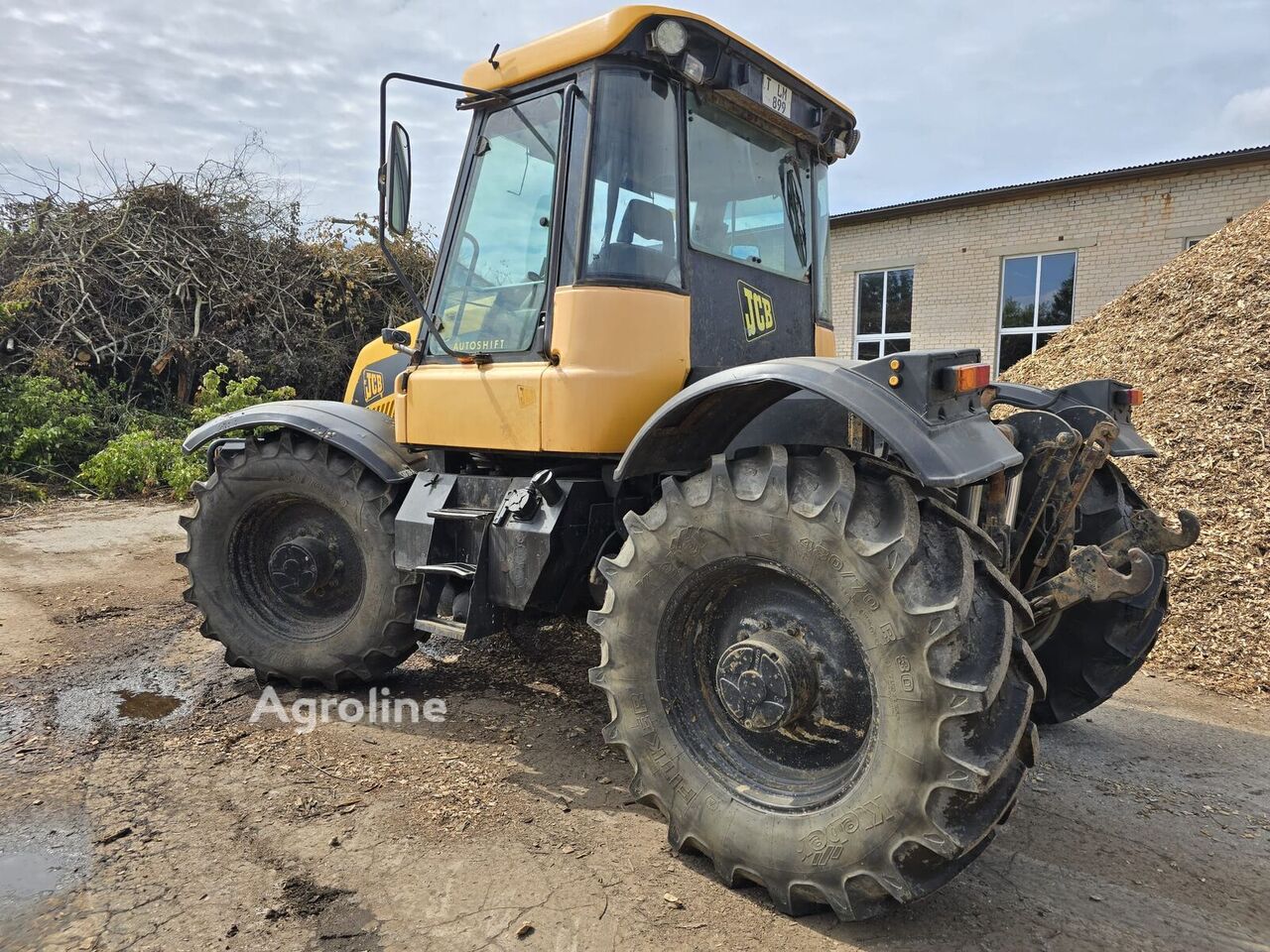 2000 JCB Fastrac 3155 Tractor - Wheel for sale — view 3