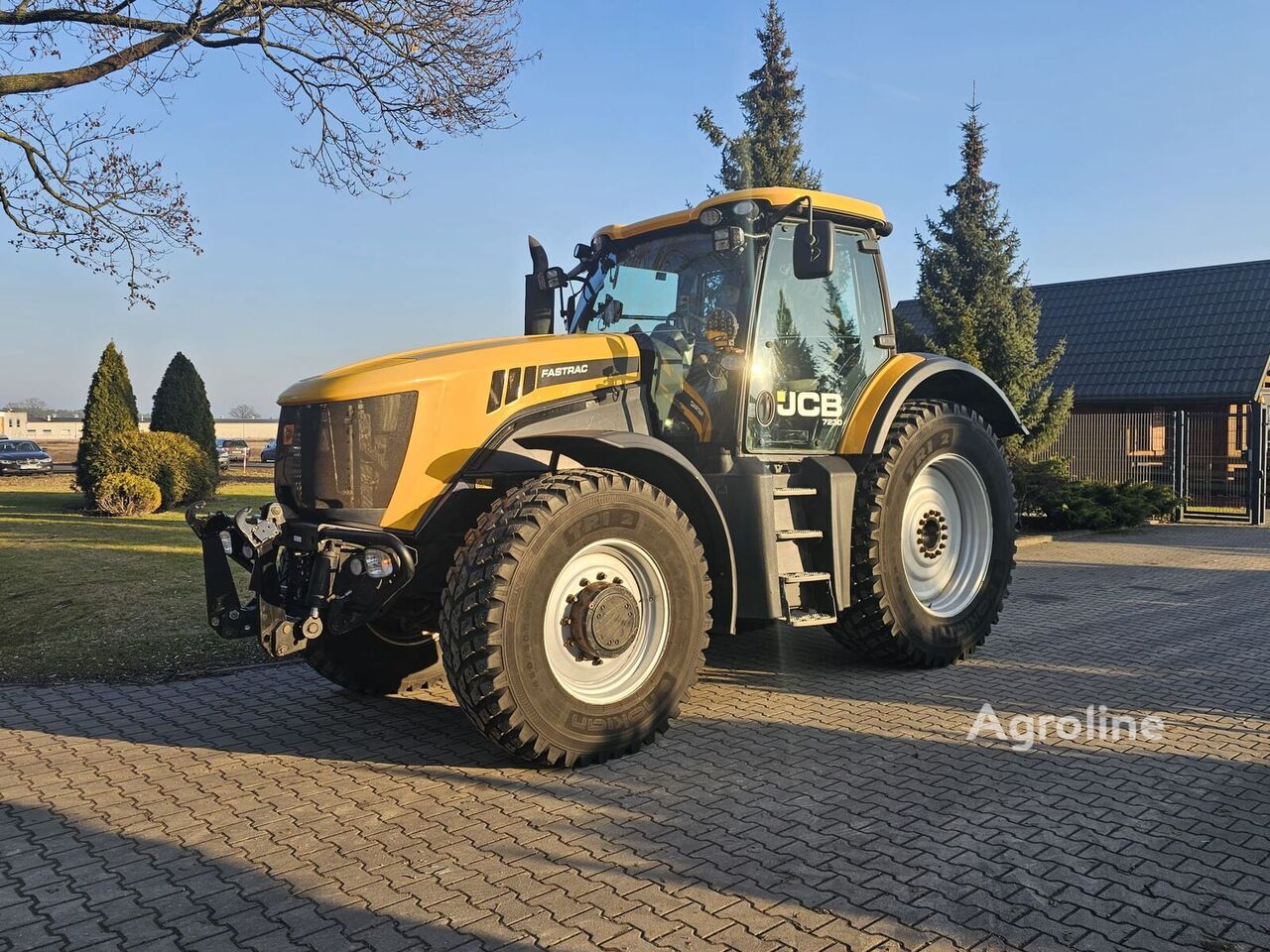 2011 JCB Fastrac 7230 Tractor - Wheel for sale — view 2