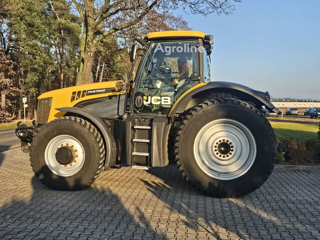 2011 JCB Fastrac 7230 Tractor - Wheel for sale — view 4