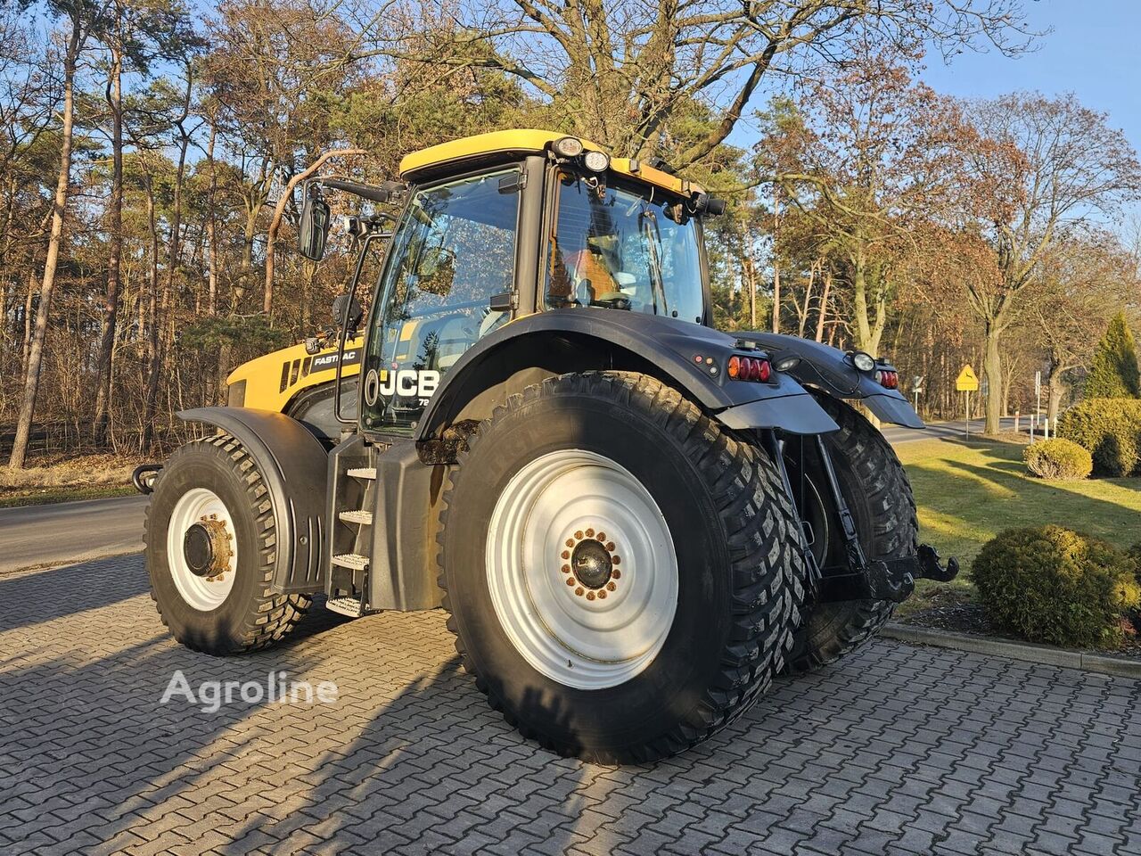 2011 JCB Fastrac 7230 Tractor - Wheel for sale — view 5