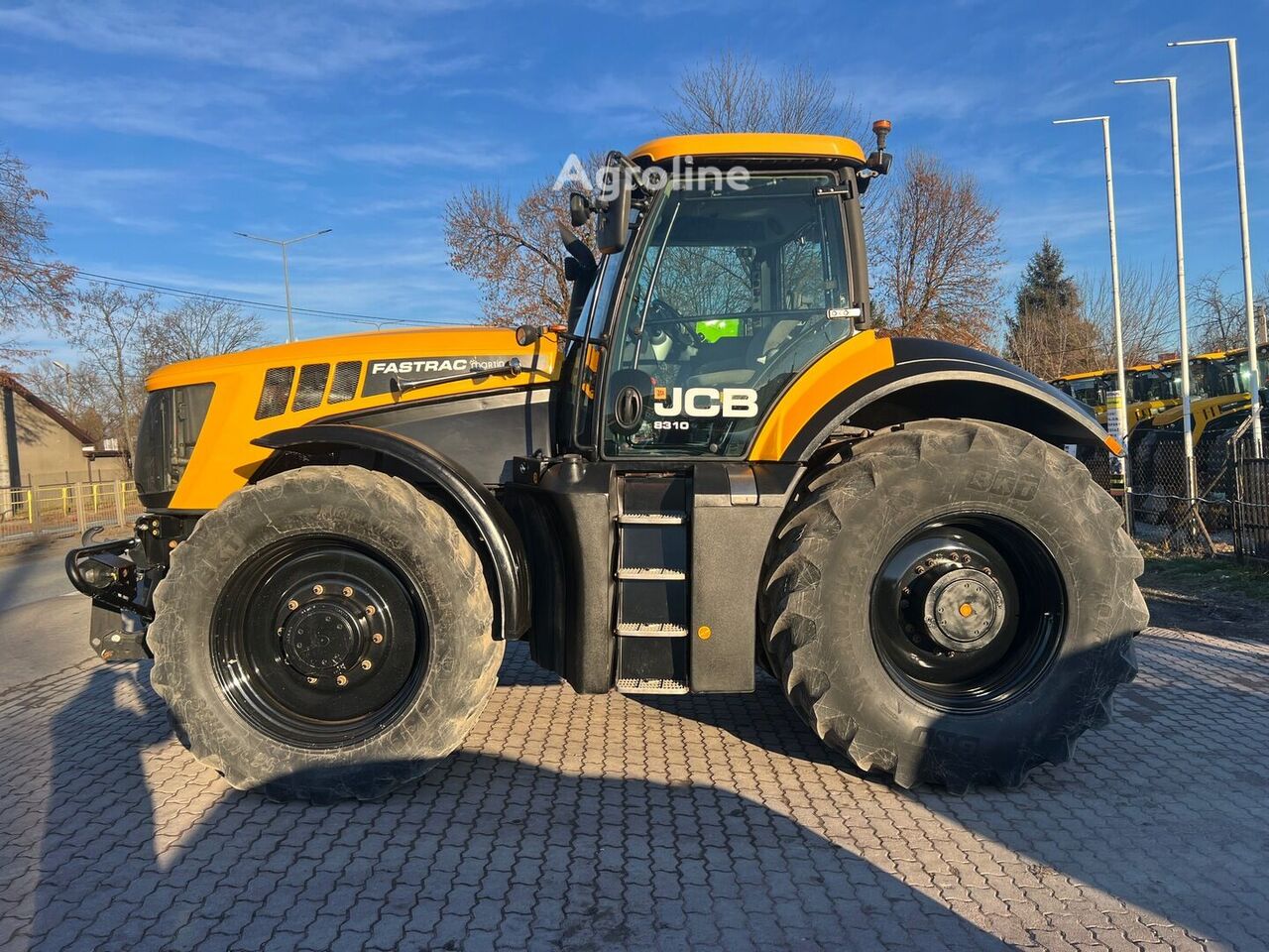 2014 JCB FASTRAC 8310 Tractor - Wheel for sale — view 2