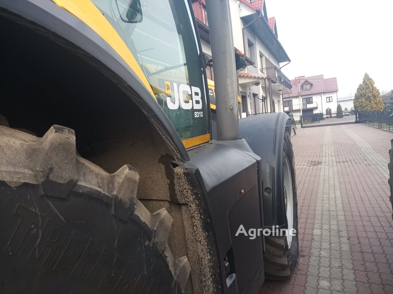 2014 JCB Fastrac 8310 7 Tractor - Wheel for sale — view 3