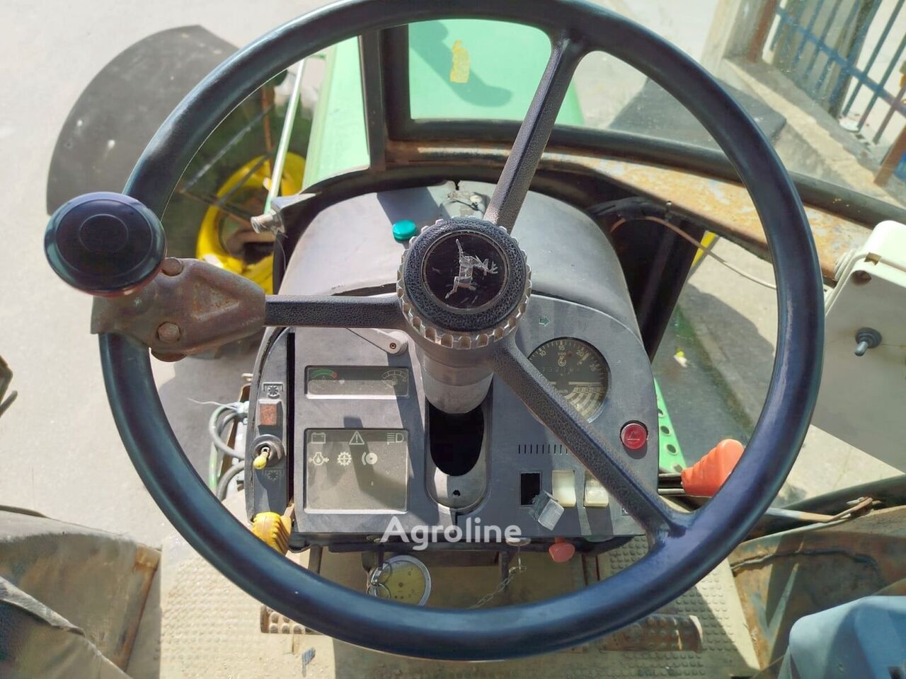 1985 John Deere 3640 Tractor - Wheel for sale — view 2