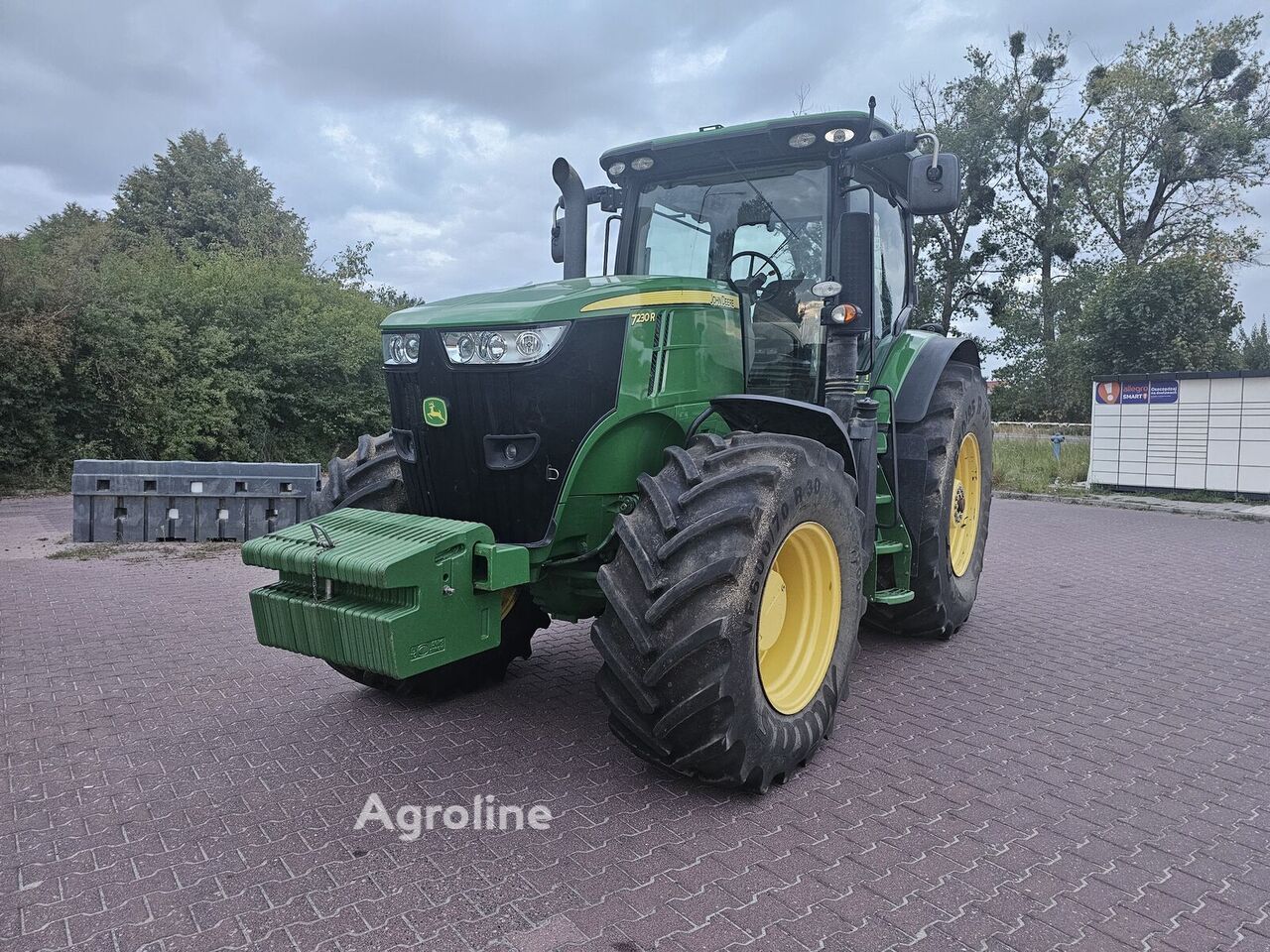 John Deere 7230 R Engine Tractor - Wheel for sale — view 2