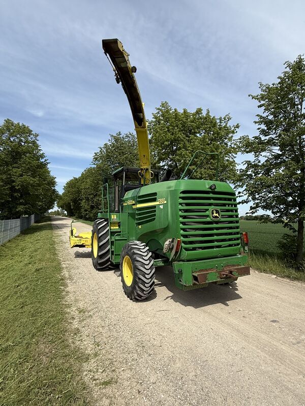2006 John Deere 7300 Harvester - Forage for sale — view 3