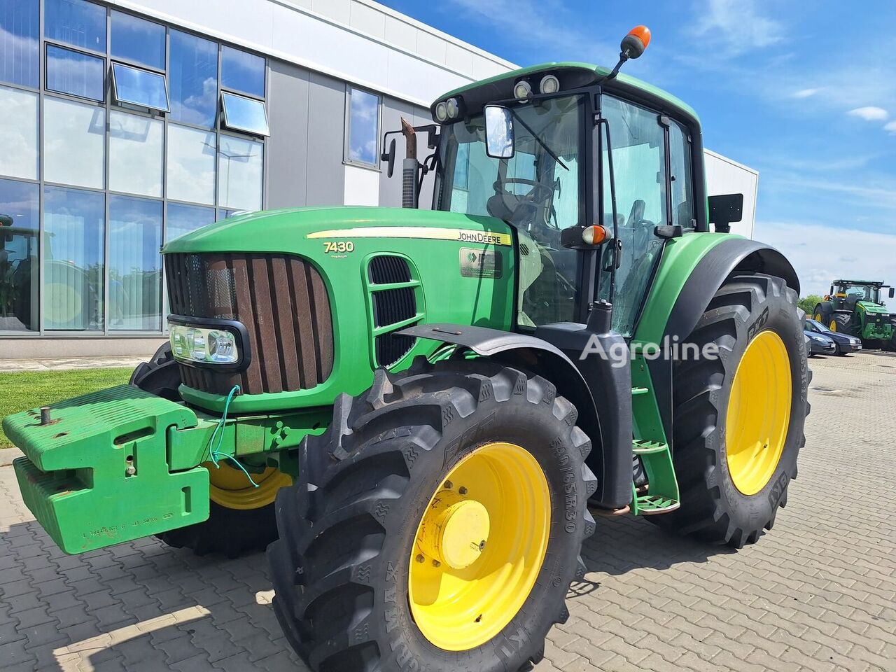 2007 John Deere 7430 Tractor - Wheel for sale — view 2
