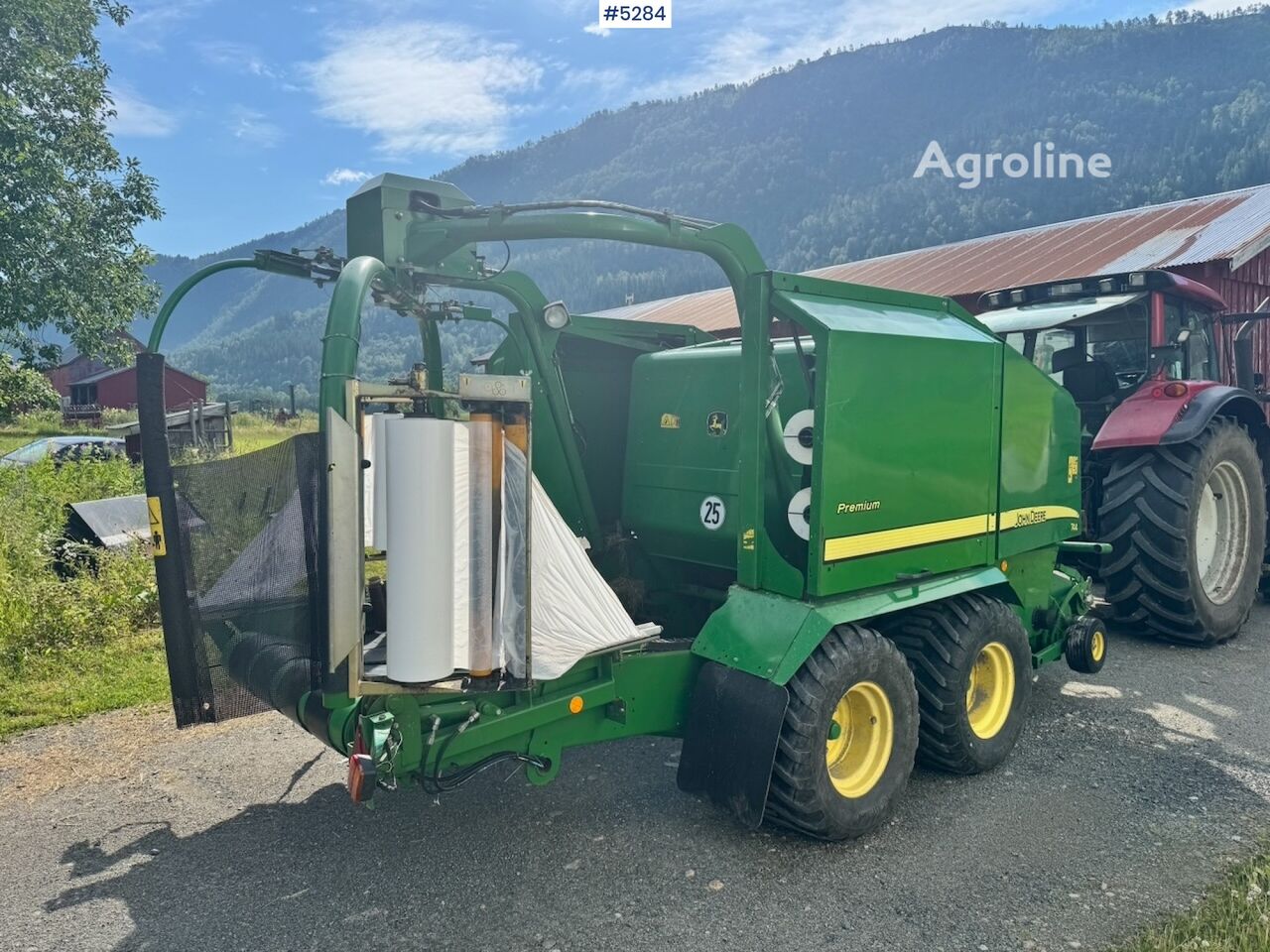 2012 John Deere 744 Hay - Tedder for sale — view 2