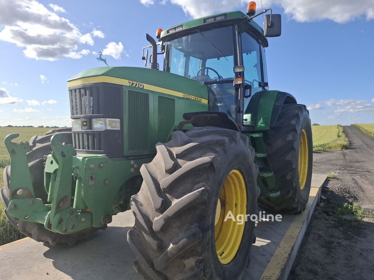 2001 John Deere 7710 Tractor - Wheel for sale — view 2