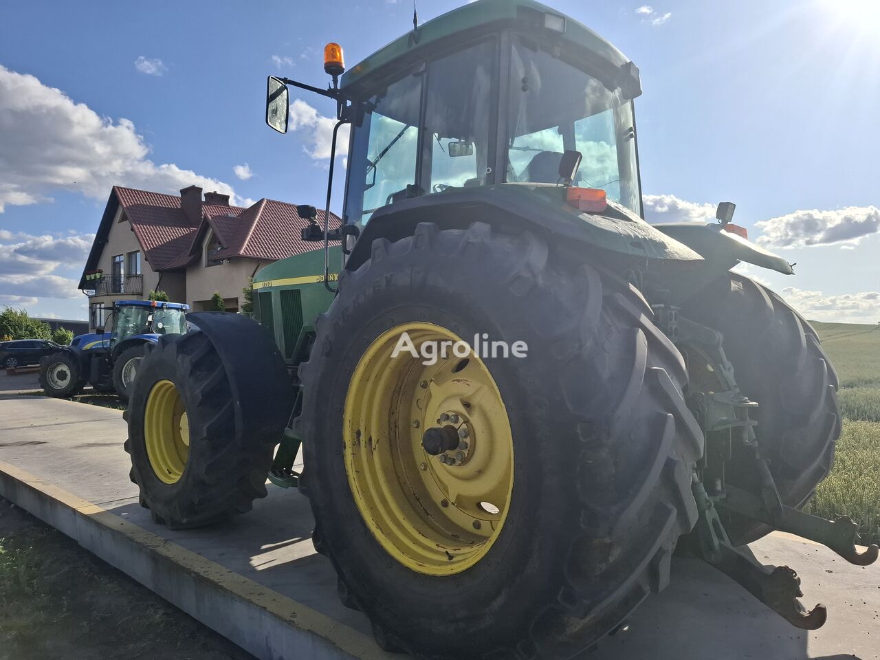 2001 John Deere 7710 Tractor - Wheel for sale — view 3