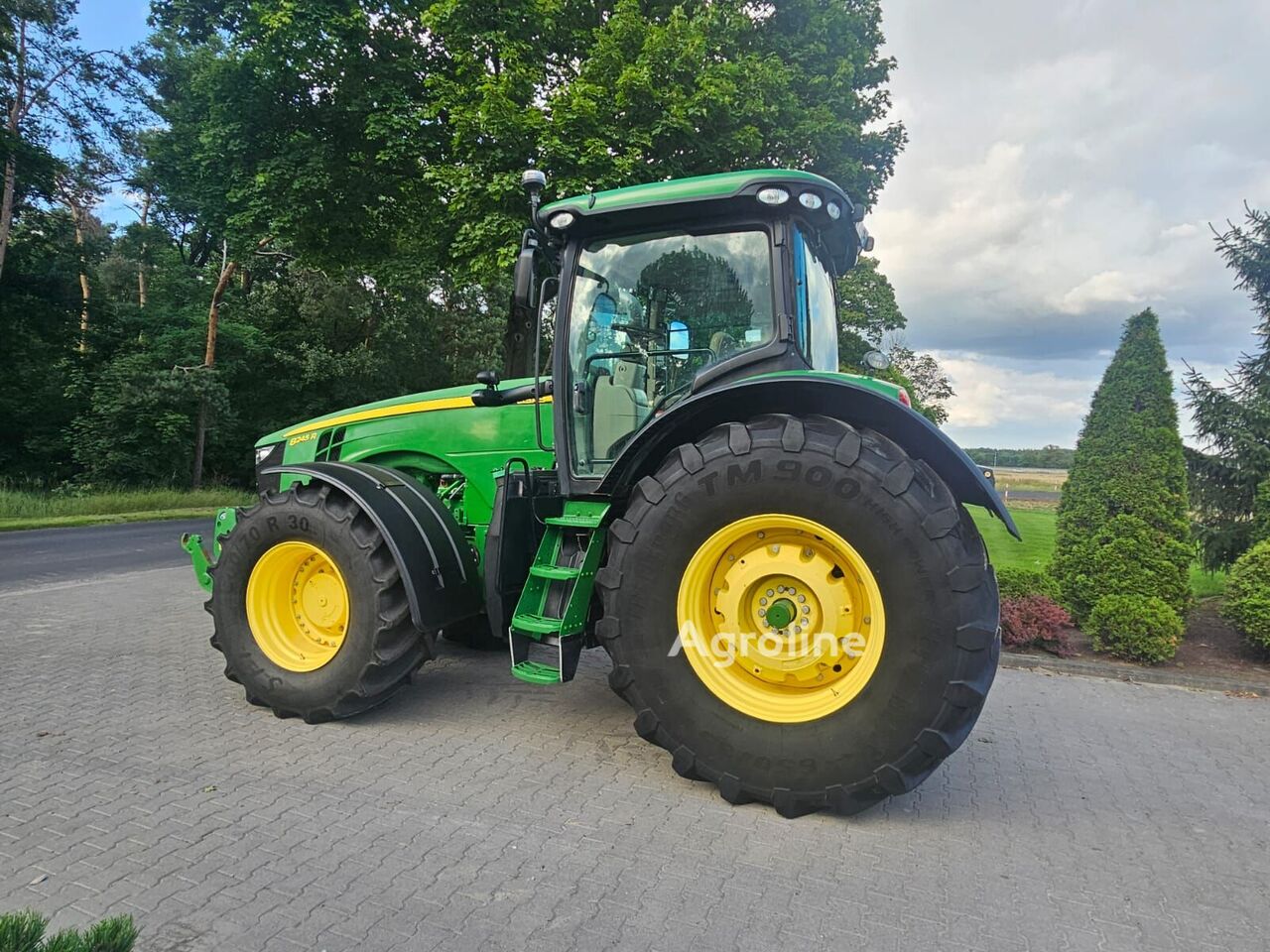 2016 John Deere 8245 R Tractor - Wheel for sale — view 2