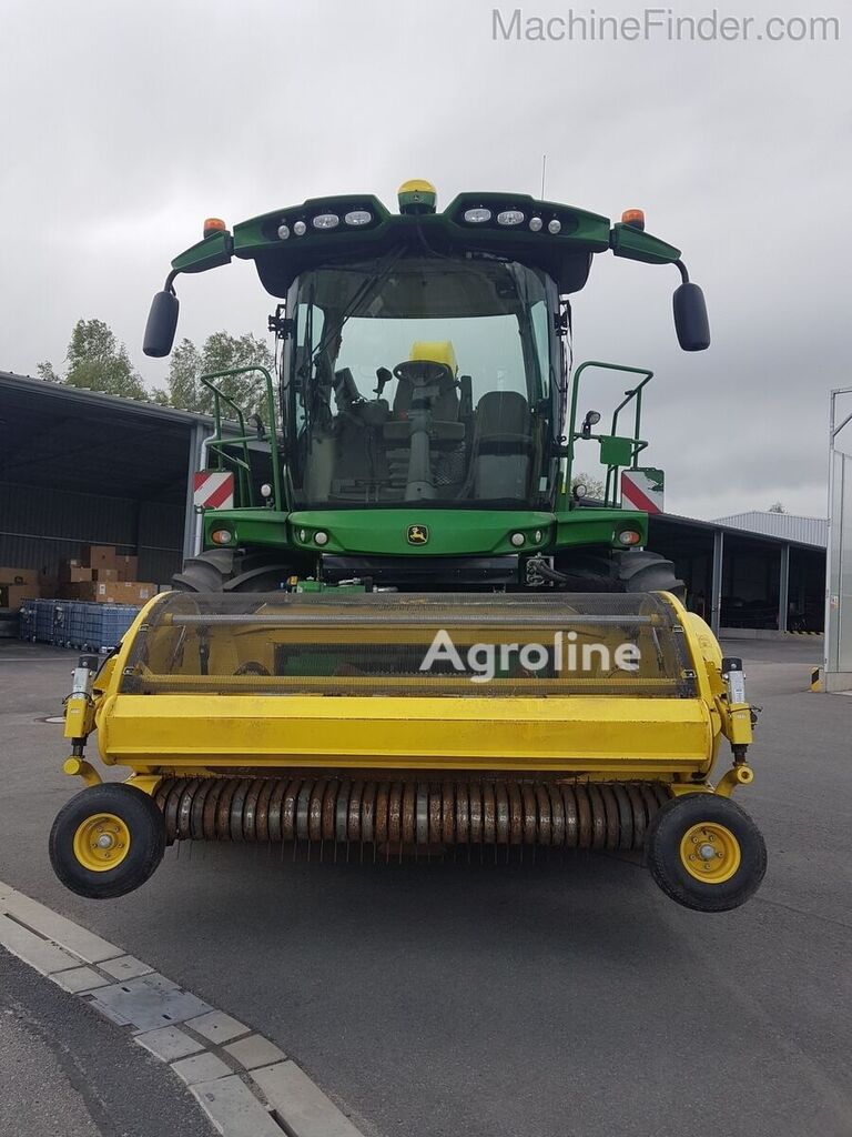 2018 John Deere 8800 Harvester - Forage for sale — view 2